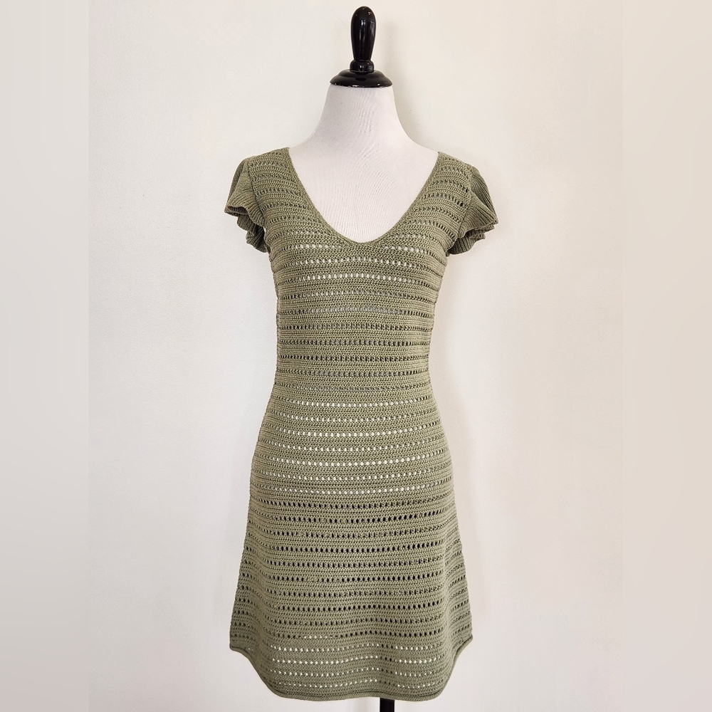 NWT || TREASURE & BOND || crocheted dress flutter sleeves mini scoop neck sz S - Picture 3 of 6